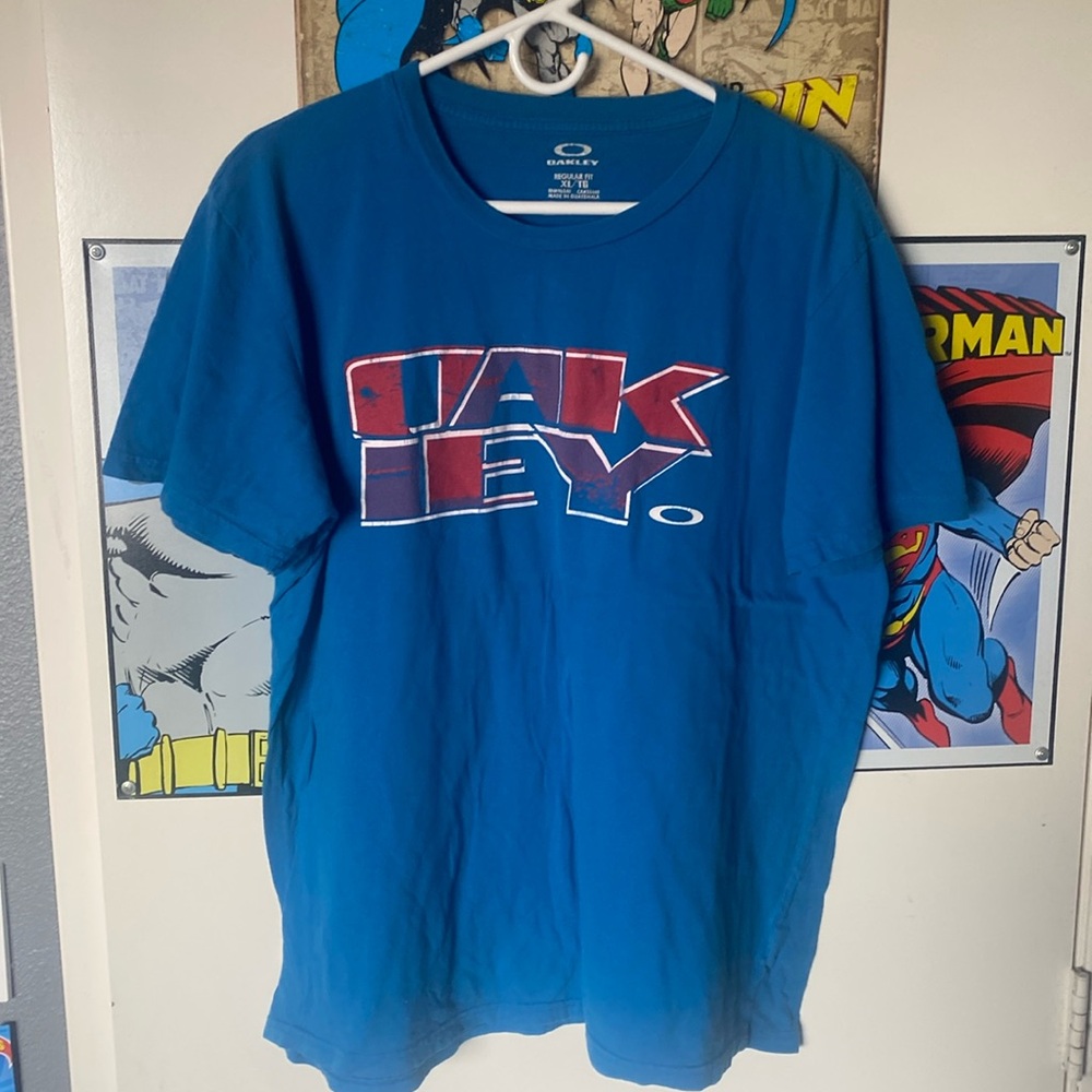 Oakley tee